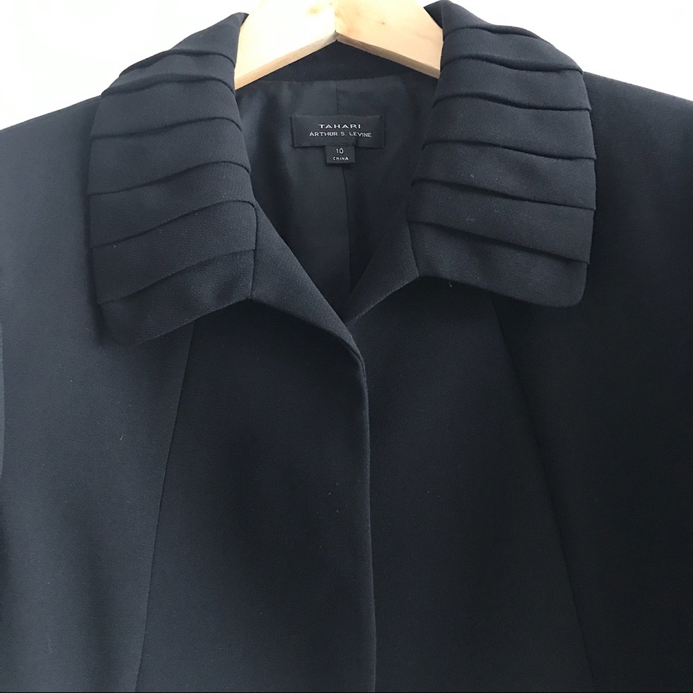 Tahari Cropped Black Blazer - Picture 4 of 8